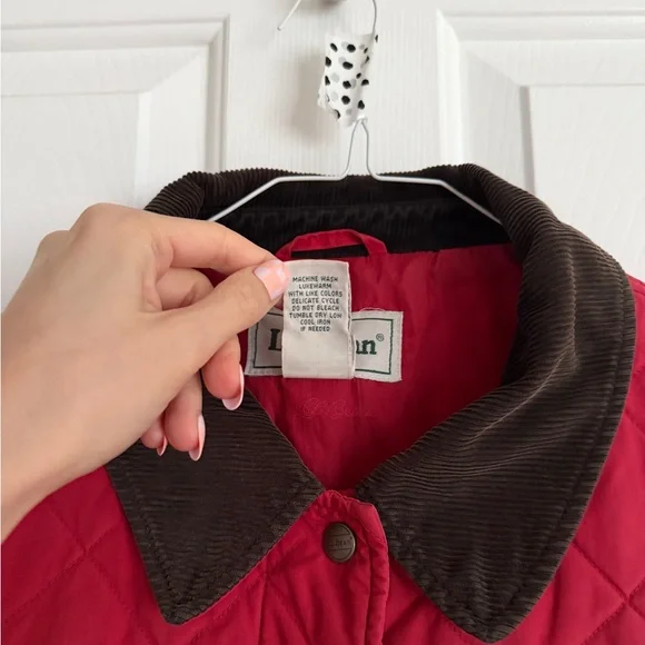 Vintage L.L. Bean Women's Quilted Red barn Jacket with Suede Brown Collar - Picture 6 of 11